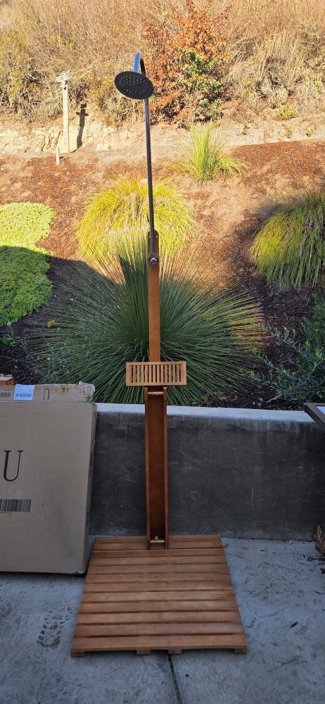 Outdoor Shower With Bamboo Foot Mat And Soap Holder