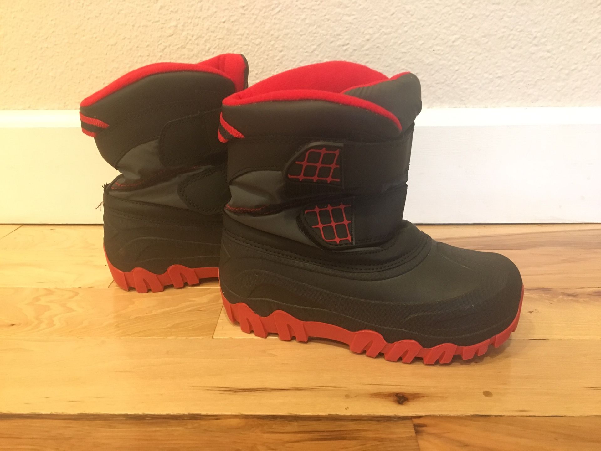 Boys 1y Cat &Jack Thermolite Snow Boots - Like New