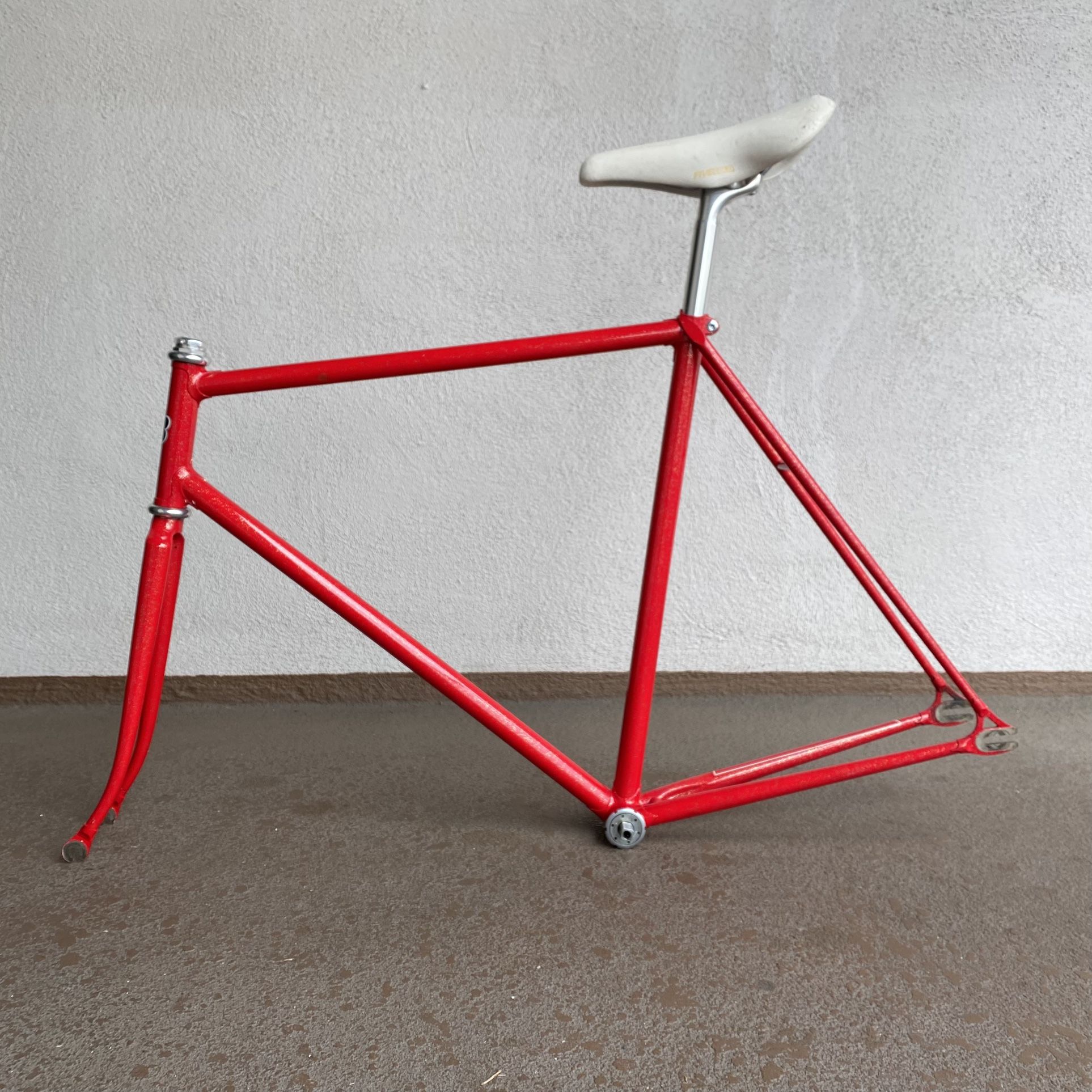 njs track frame