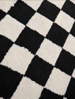 Geometric Checkered Black and White 6x9 Area Rug