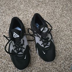 Nike Kids 6.5Y Freak 4s