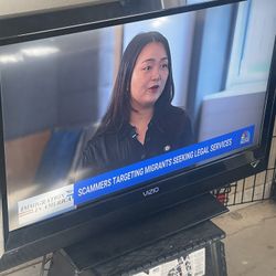 VIZIO    42inch Tv 📺 Works Perfectly  $35 OBO