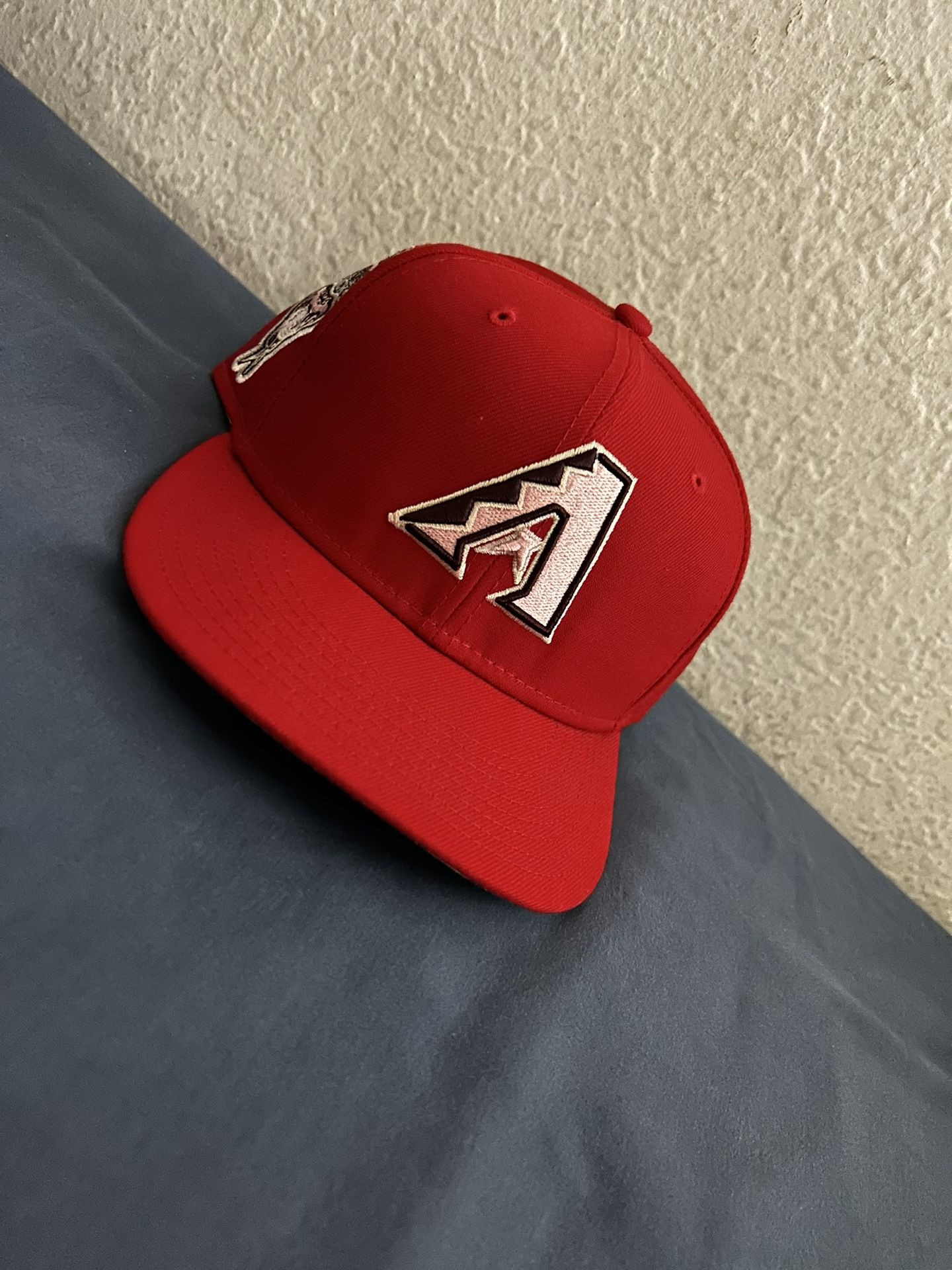 Fitted hat