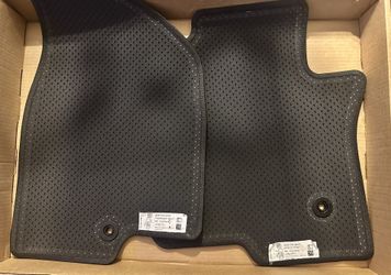 Chevy Suburban 2025 Carpet Floor Mats - NEW