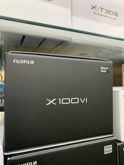 Fuji X100VI Silver Black