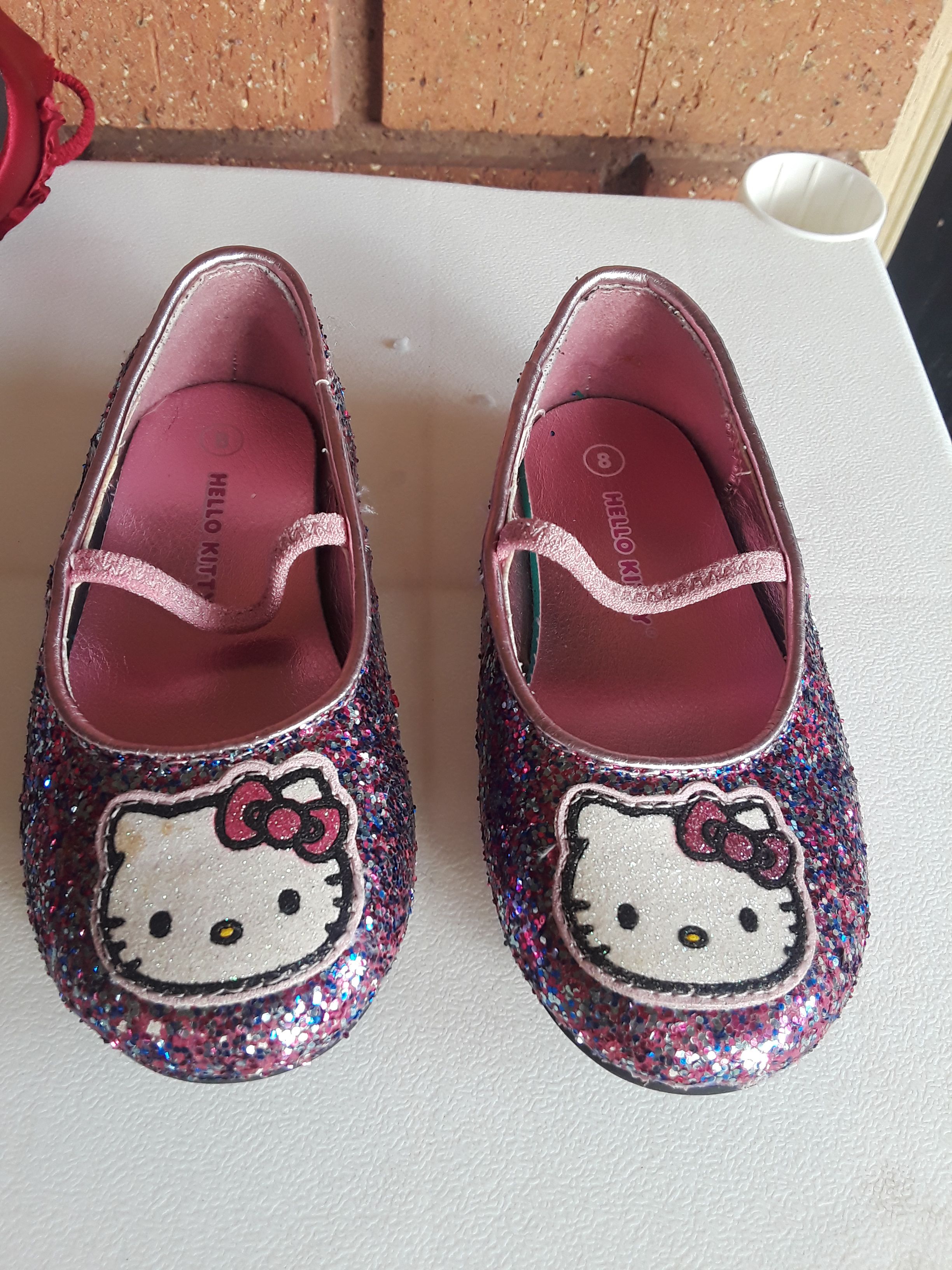 Hello Kitty shoes bran new size 8 East Fort Worth 76112