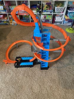 Sky Crash Tower Hot wheels