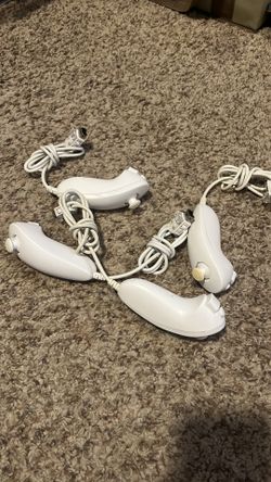 Nintendo Wii - Numchucks