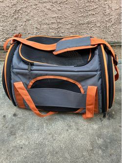 Pet carrier bag
