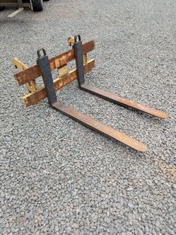 John Deere 244 / 304 Wheel Loader Pallet Forks