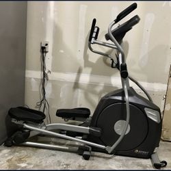 2012 Good Condition Spirit XE295 Elliptical Trainer with Heart Rate Monitoring - Lake Forest Park, WA