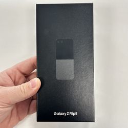 Samsung Galaxy Z Flip5 5G 256GB Unlocked (NEW SEALED)