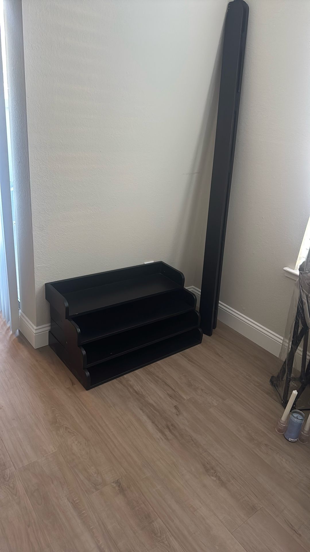 Gravity Shelf Concept