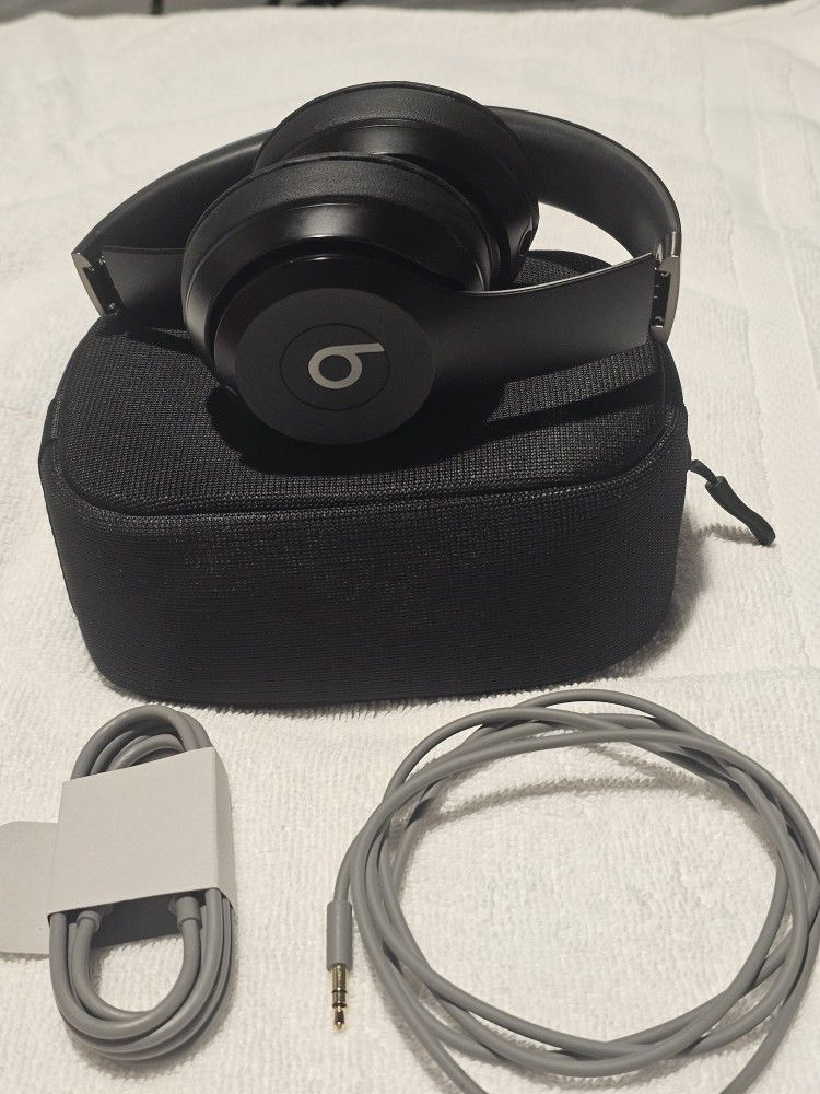 Beats Solo 4 Headphones