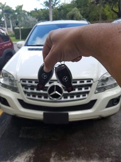Car Keys - Remote Controls - Electric Fob - Keyless System