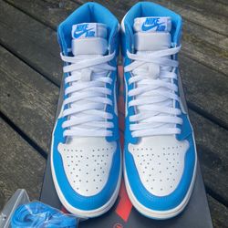 Nike Air Jordan I 1 “UNC” Sz 9