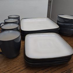 Sango China 15 Piece Set Concepts Eggplant Collection 