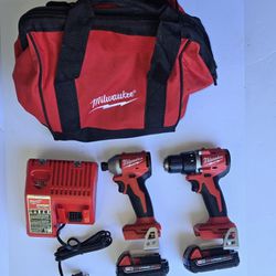 Milwaukee
M18 18V Lithium-Ion Brushless Cordless Compact Drill/Impact Combo Kit (2-Tool) w/(2) 2.0 Ah Batteries, Charger & Bag