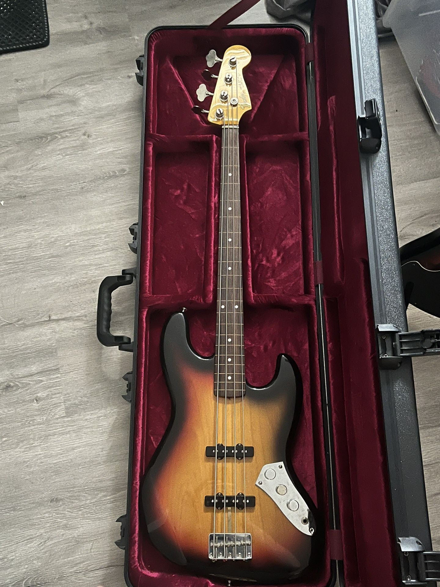 Fretless Electric Fender Jazz Bass 