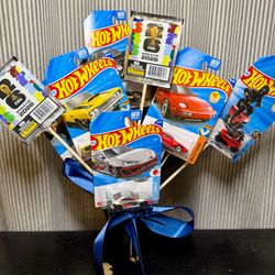 Hot Wheels and Panini Sticker Packs Father’s Day Arreglo