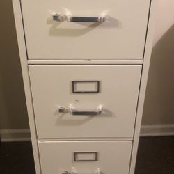 4 drawer filing cabinet No Key 