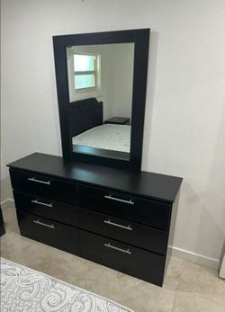 Dresser Whit Mirror - Cómoda Con Espejo