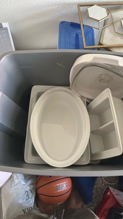 Plates glasses white