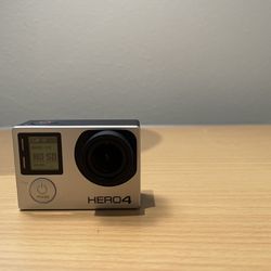 GoPro Hero4 Silver (Like New)