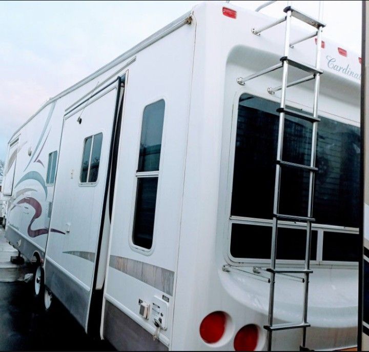 2004 Cardinal 33xl
