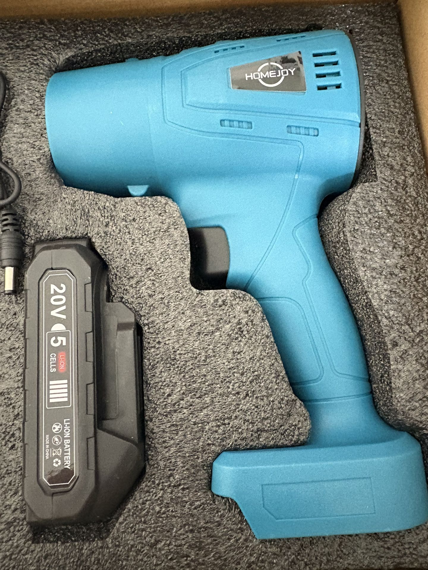 Leaf Blower With The Battery And Charger