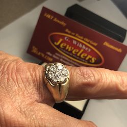 14 Kt Gold & Diamonds Ring 