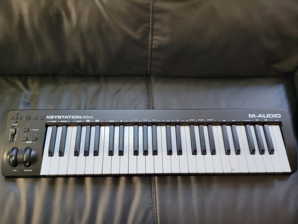 KeyStation 49es- Midi Keyboard - USB included