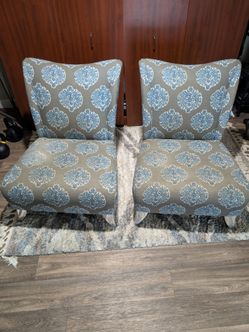 Accent chairs