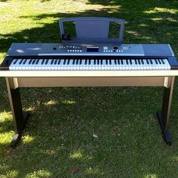 YAMAHA  YPG-535  / 88 KEY PORTABLE GRAND DIGITAL KEYBOARD USB  LCD 