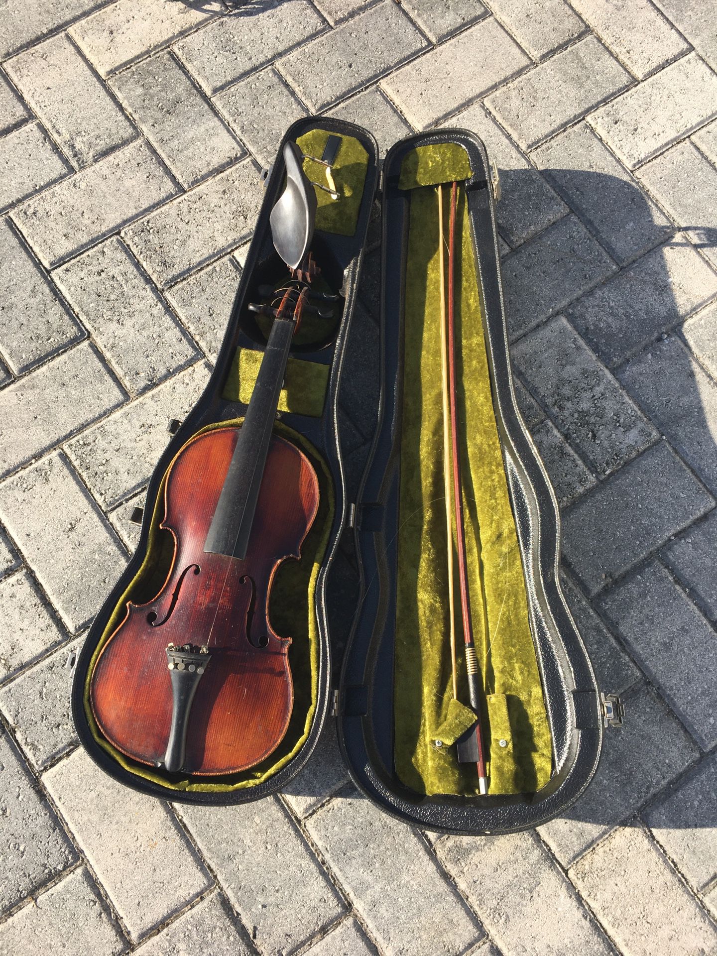 violin needs repair