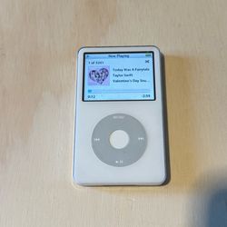 iPod Model:A1136 5thGen 30GB White Tested Good w/5201-Songs-Charg Read Info Blw