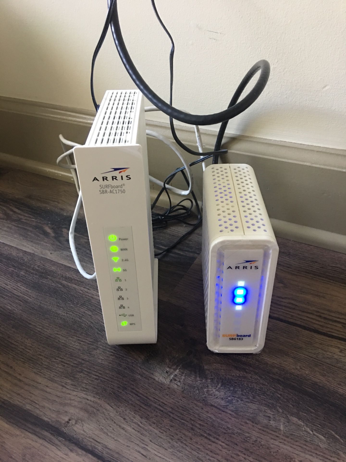 ARRIS Surfboard Cable modem and WiFi Router