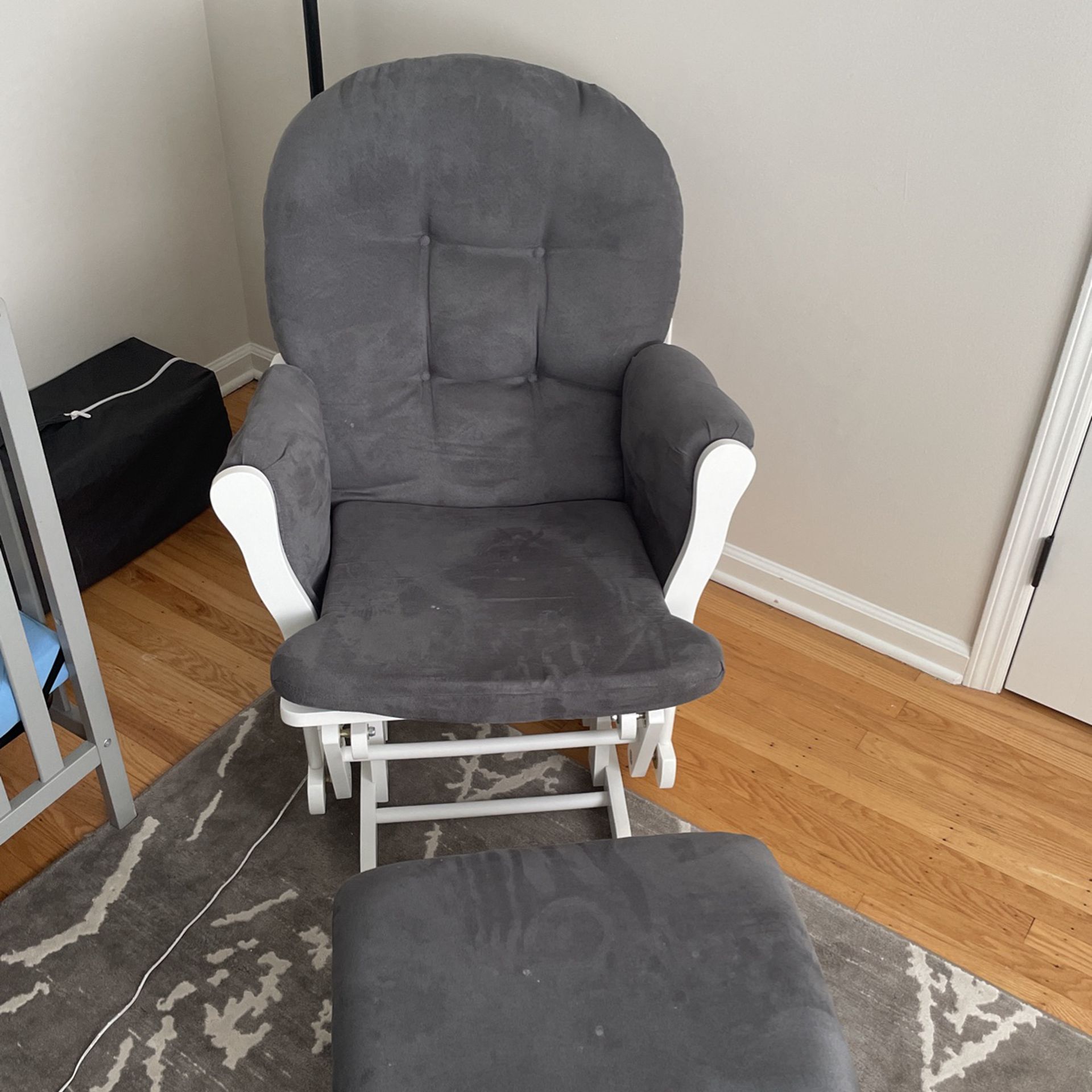 Gray Rocking chair 