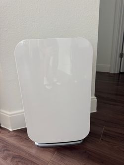 White Air Purifier with Glossy Panel