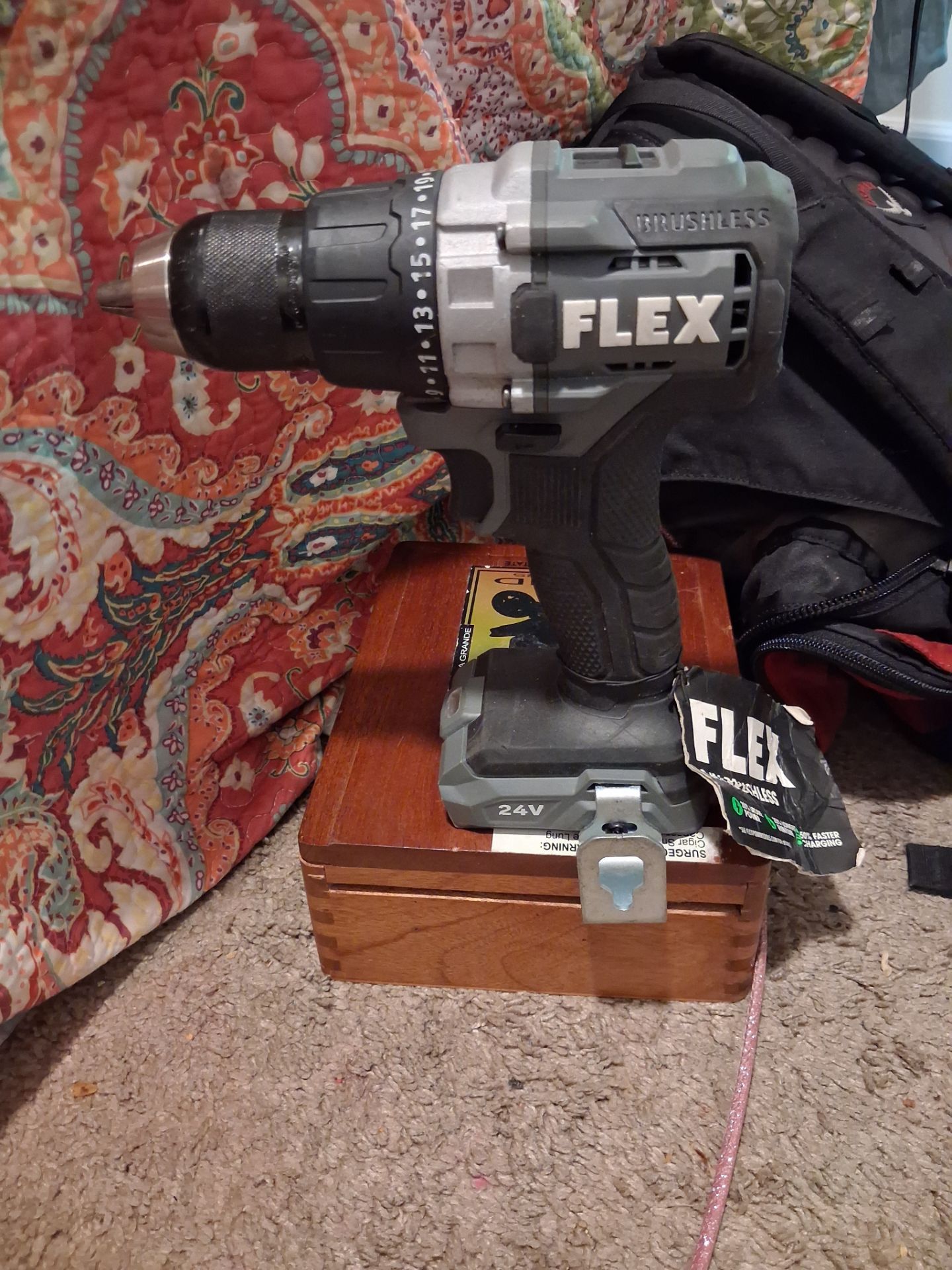 Flex 24v brushless drill driver w/ one battery no charger