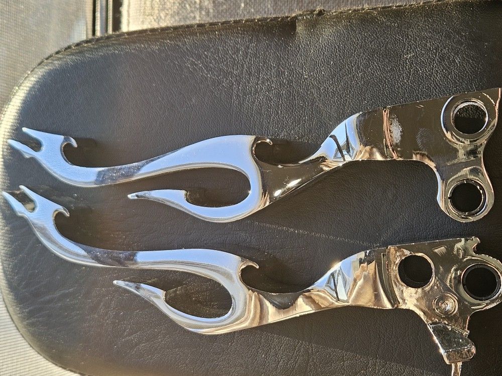 BRAKE AND CLUTCH LEVER 20.00