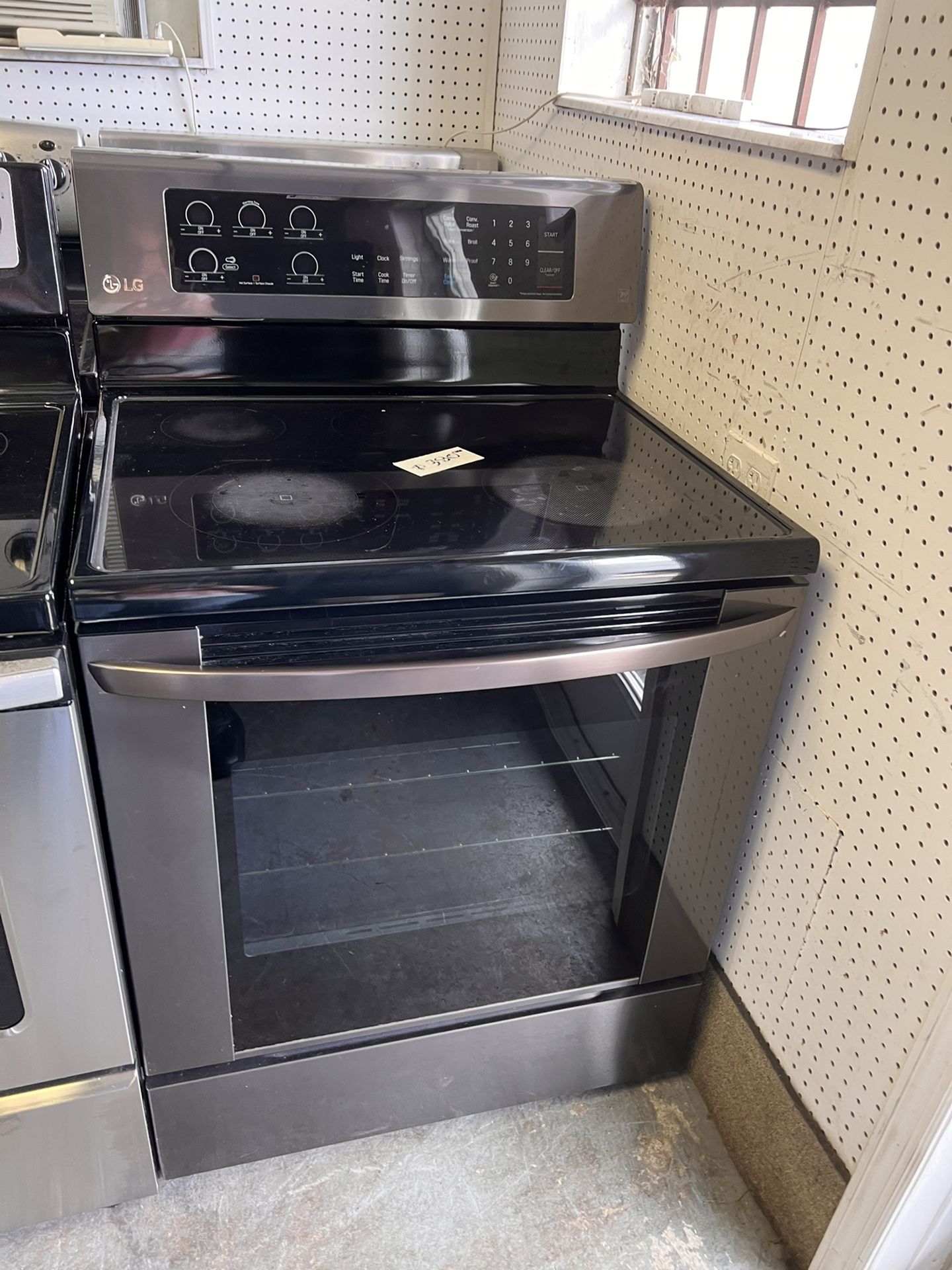 Lg Black Stainless Steel Glass Top Stove Used Great Condition 