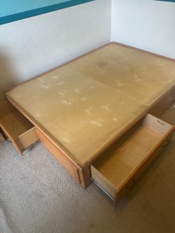 Full platform bed
