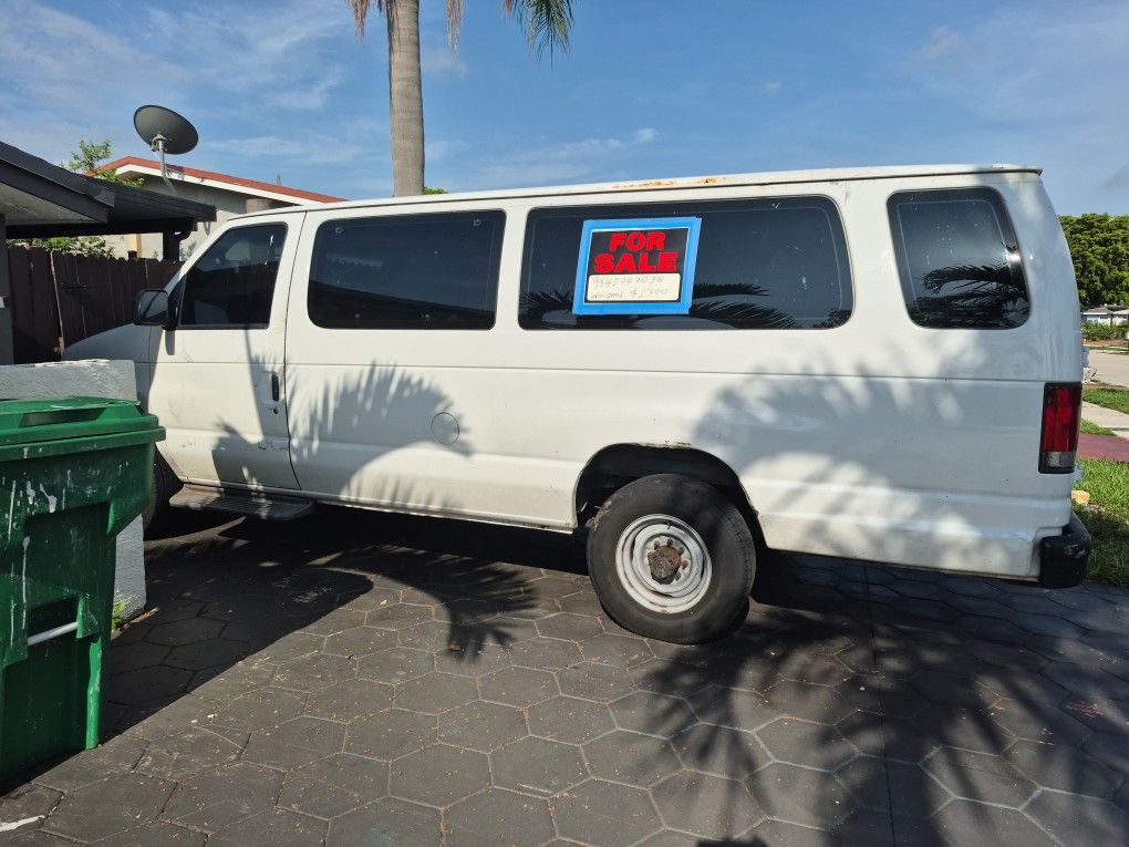 2006 Ford E-350