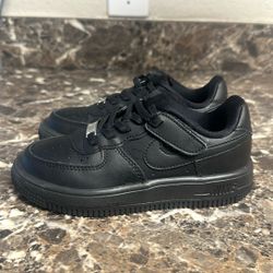 Black Nike Shoes 