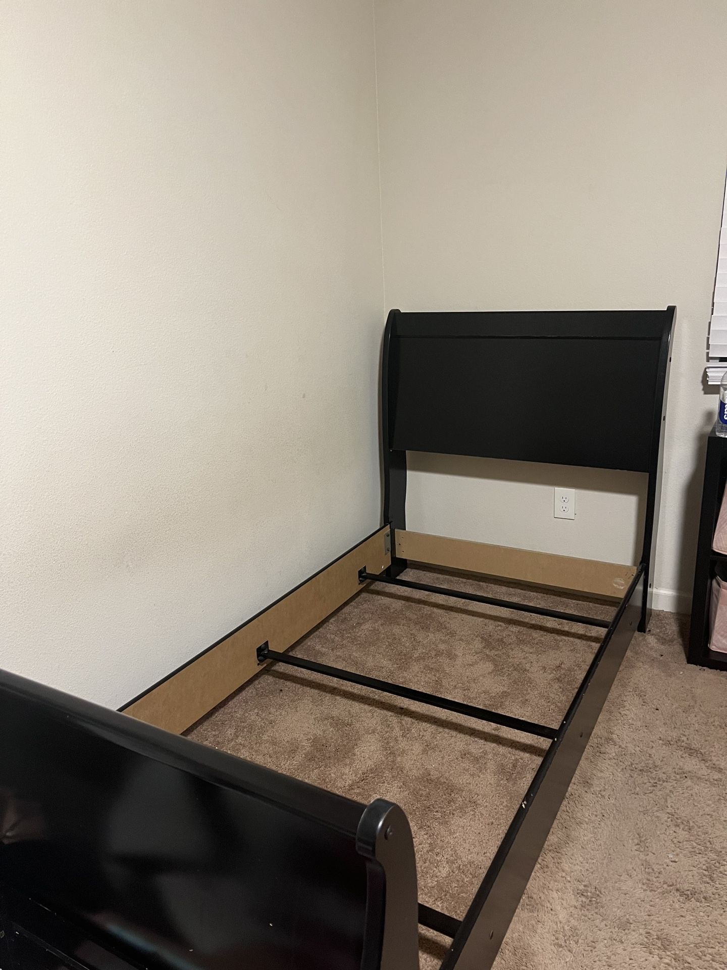 Ashley furniture Huey Vineyard Twin Sleigh Bed