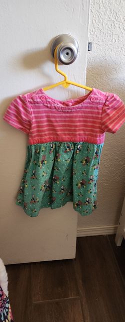 Dress for baby Gril size 9to 12 .4$ each