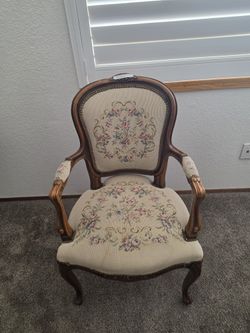Queen Ann Replica Chair