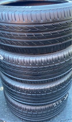 4 Llantas Usadas Delinte DH2 225/50/18 $220 las 4