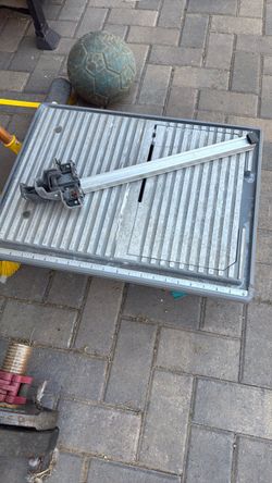Saw table